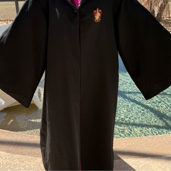 Warner Bros. Gryffindor Robe - Black and Maroon - Picture 3 of 8